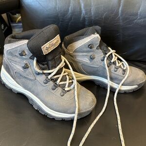 Columbia waterproof hiking boots